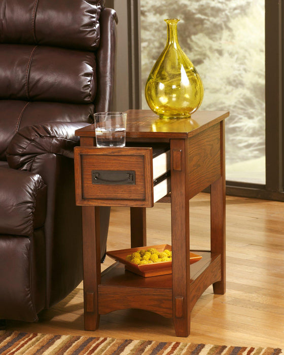 Breegin Chairside End Table - Home Discount Furniture - NJ-linden